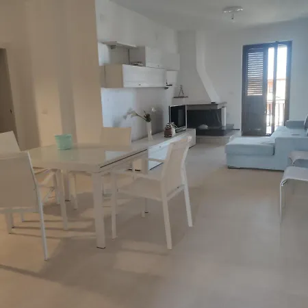 Castelrusso Apartment *